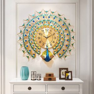 chon-dong-ho-nghe-thuat-treo-trong-nha